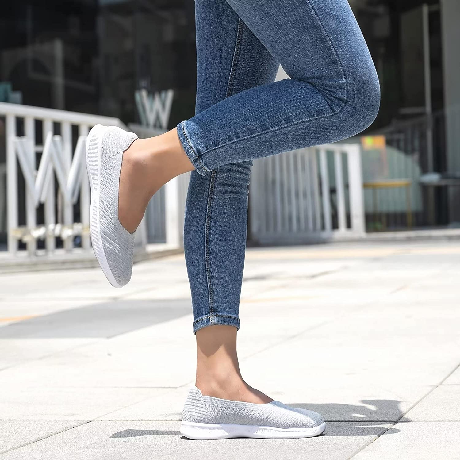 Womens Slip On Walking Shoes Breathable Mesh Casual Flats Shoes Low-Top Lightweight Loafers